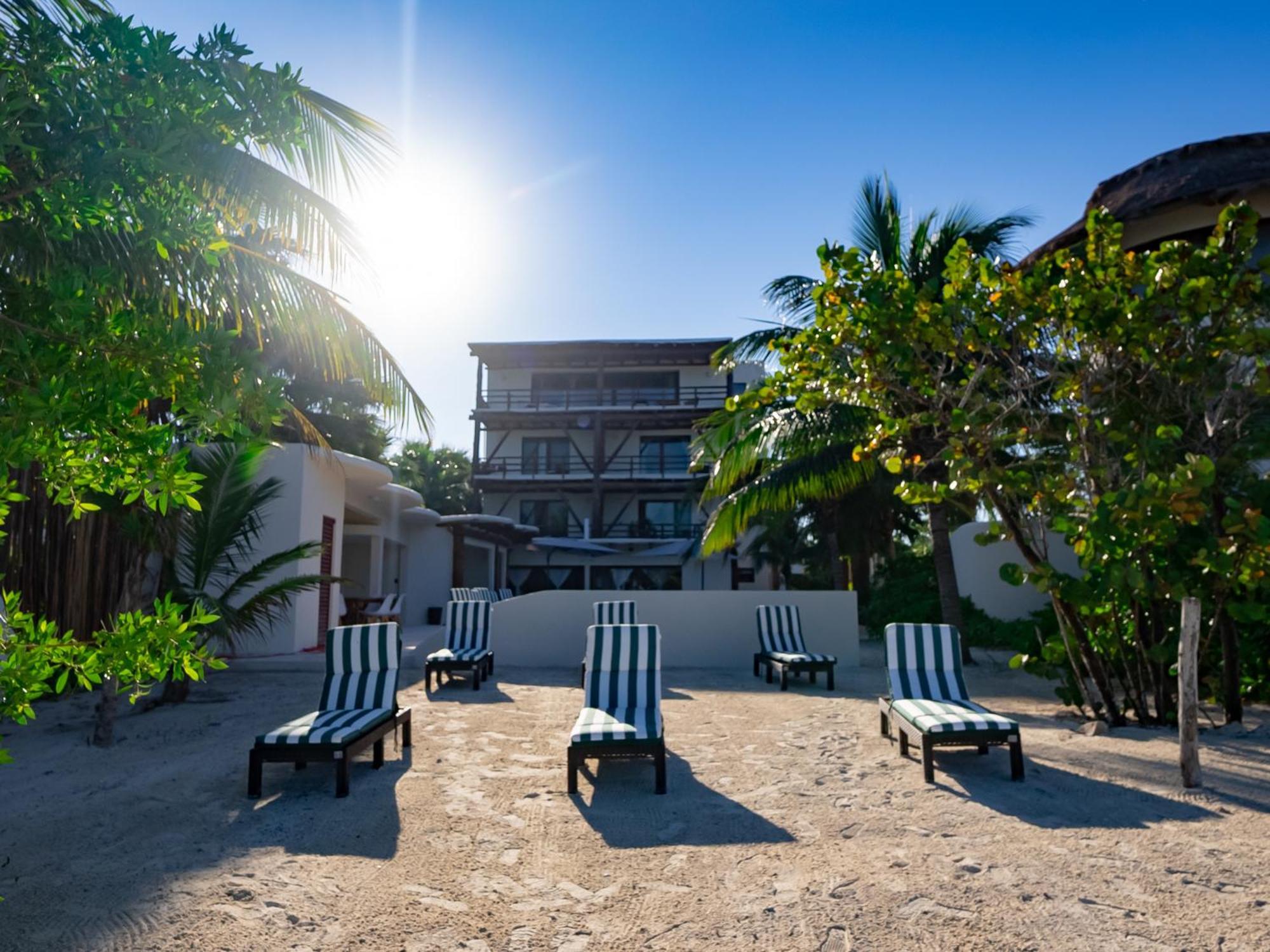 Beach Front Hotel Boutique Dk House جزيرة هول بوكس المظهر الخارجي الصورة